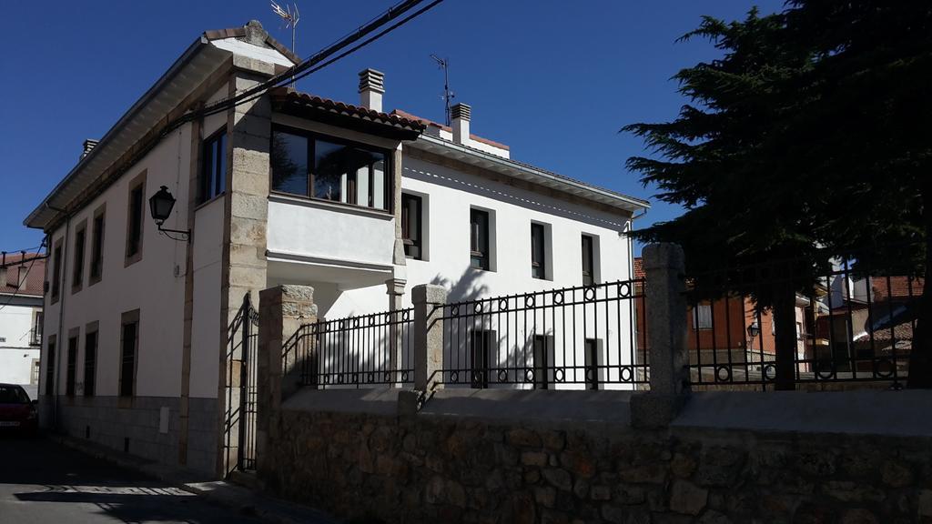 Casa del Cura Las Navas del Marqués Exterior foto